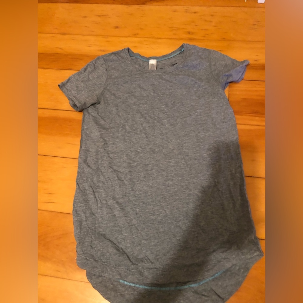 Ivivva gray, athletic shirt